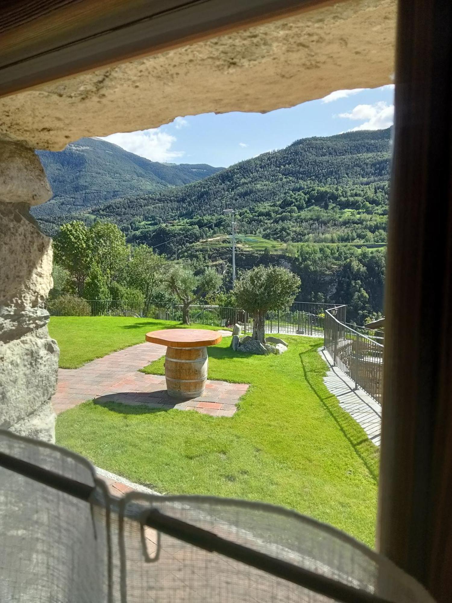 Le Temps Retrouve - Casa Tipica Con Giardino Villa Villeneuve Exteriör bild