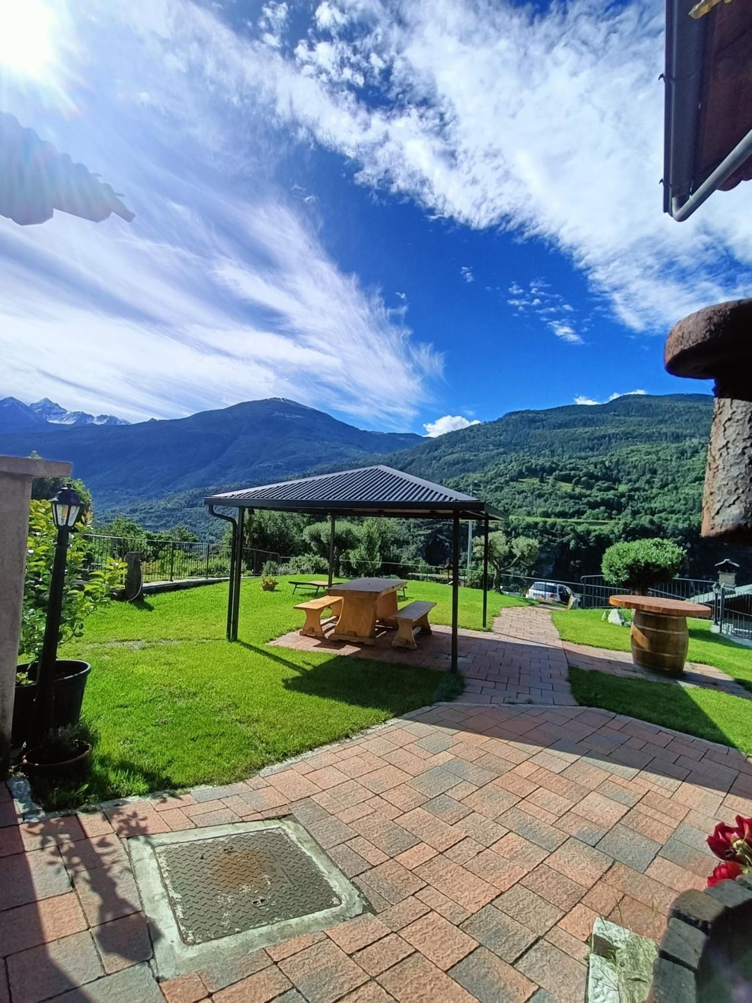 Le Temps Retrouve - Casa Tipica Con Giardino Villa Villeneuve Exteriör bild